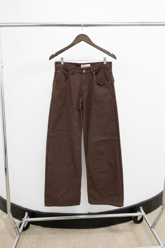 Quad Knee brown canvas sample